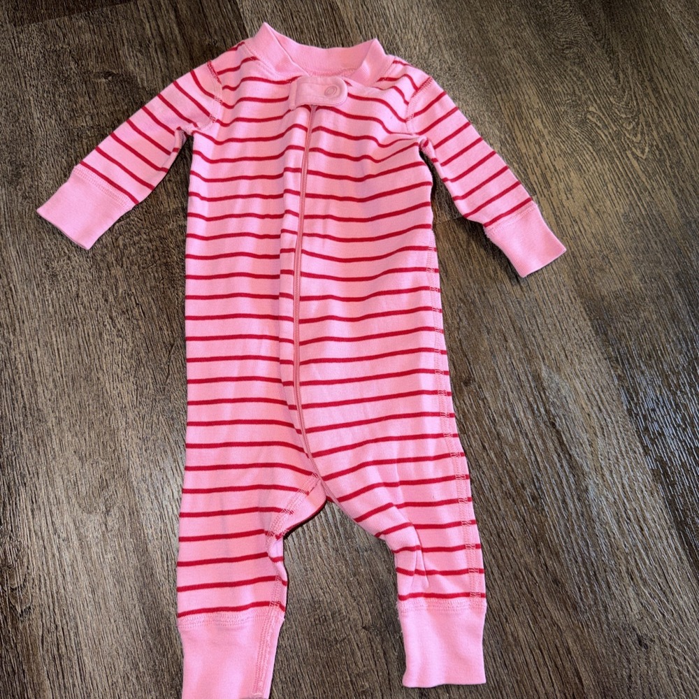 HANNA ANDERSON Infant pajamas sleeper size0-6 mo Striped